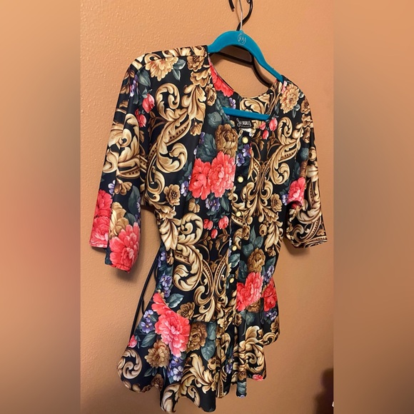 Vintage Jenny floral peplum blouse with pearl buttons and fleur-de-lis’s - Picture 7 of 9